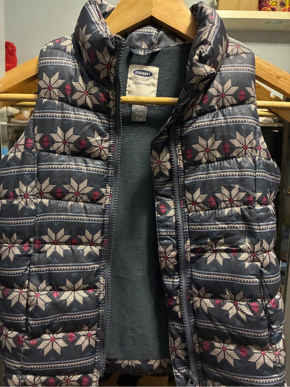 Old Navy Navy Quilted Girls' Puffer Vest with Pink & Cream Snowflake Print